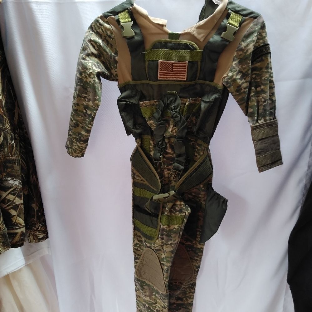 Child's costume 